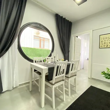 Cozy In Goztepe Apartment *